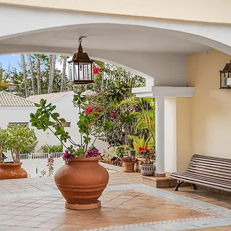 Luxury, Boutique Two-bedroom Modern Townhouse With Golf Views Villa *