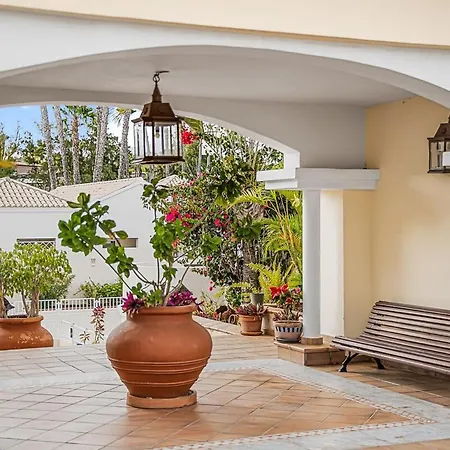 Luxury, Boutique Two-bedroom Modern Townhouse With Golf Views Villa *