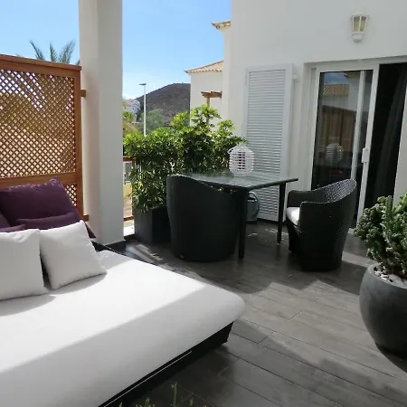 Luxury, Boutique Two-bedroom Modern Townhouse With Golf Views Villa