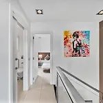 Luxury, Boutique Two-bedroom Modern Townhouse With Golf Views *