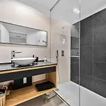 Luxury, Boutique Two-bedroom Modern Townhouse With Golf Views Villa
