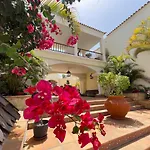Luxury, Boutique Two-bedroom Modern Townhouse With Golf Views *