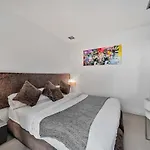 Villa Luxury, Boutique Two-bedroom Modern Townhouse With Golf Views
