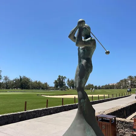 Luxury, Boutique Two-bedroom Modern Townhouse With Golf Views