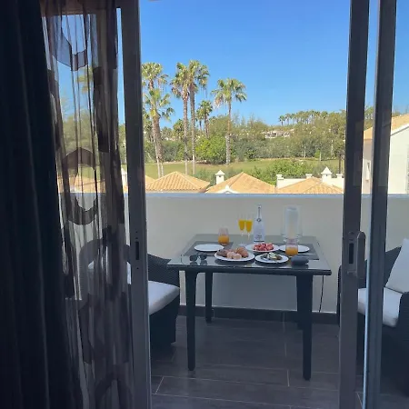 Luxury, Boutique Two-bedroom Modern Townhouse With Golf Views *