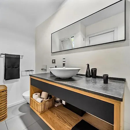 Willa Luxury, Boutique Two-bedroom Modern Townhouse With Golf Views