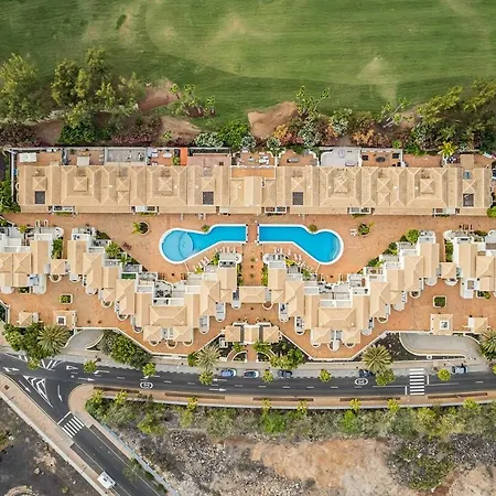 Luxury, Boutique Two-bedroom Modern Townhouse With Golf Views *