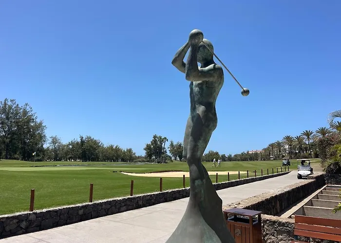 Luxury, Boutique Two-bedroom Modern Townhouse With Golf Views