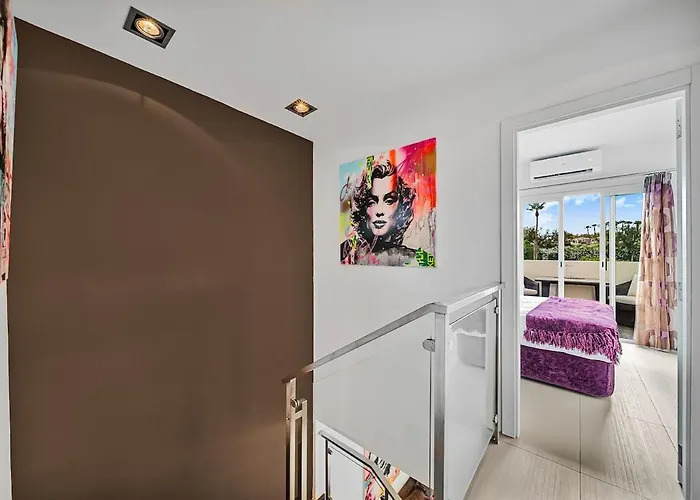 Luxury, Boutique Two-bedroom Modern Townhouse With Golf Views Villa *