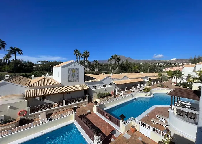 Luxury, Boutique Two-bedroom Modern Townhouse With Golf Views *