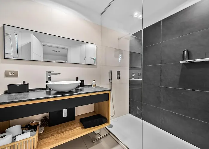 Luxury, Boutique Two-bedroom Modern Townhouse With Golf Views Villa