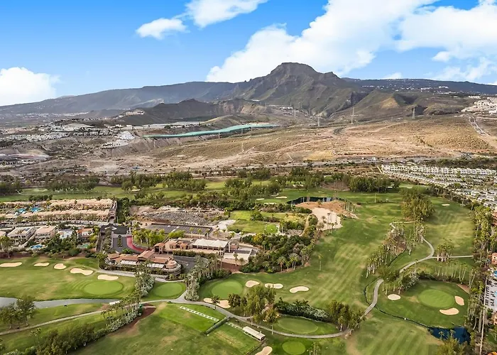 Villa Luxury, Boutique Two-bedroom Modern Townhouse With Golf Views