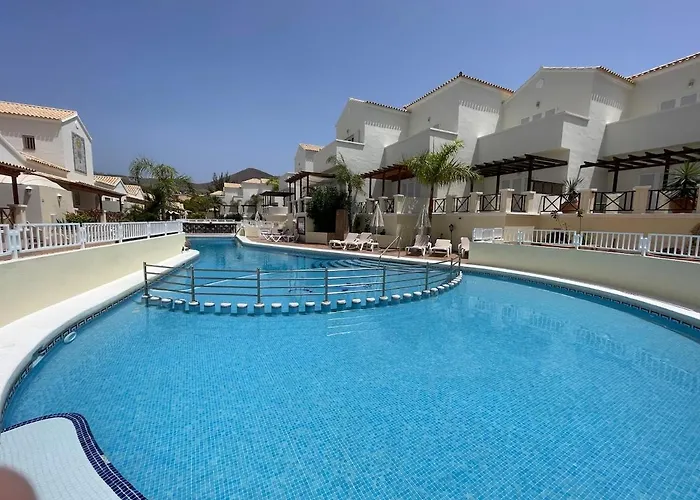 Luxury, Boutique Two-bedroom Modern Townhouse With Golf Views Villa Arona (Tenerife)