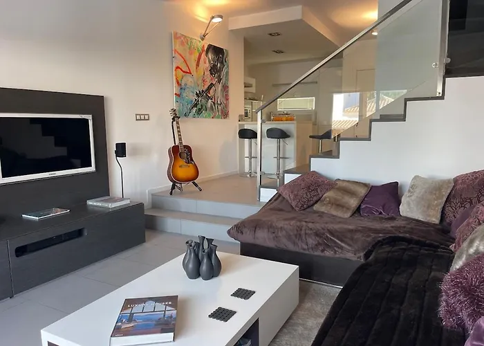 Luxury, Boutique Two-bedroom Modern Townhouse With Golf Views Villa